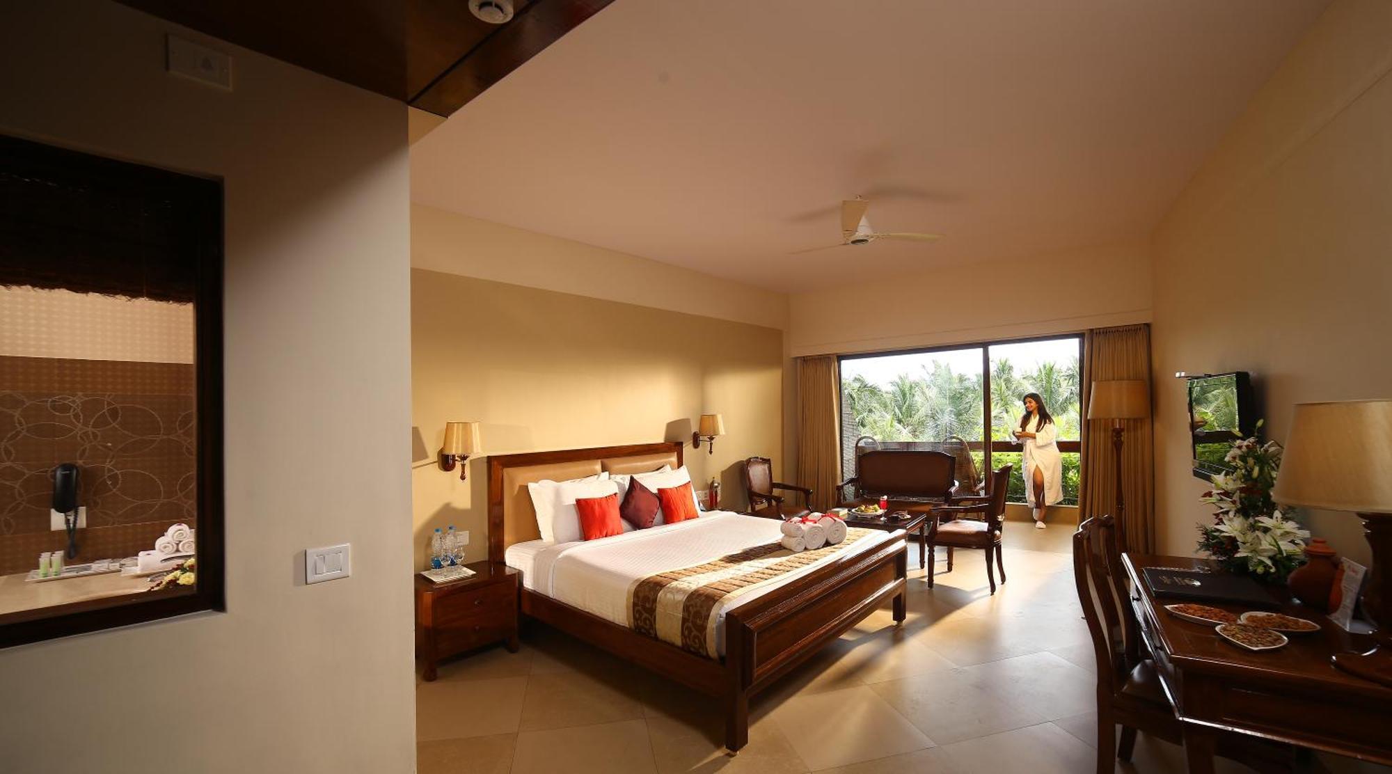 Uday Suites - The Airport Hotel Thiruvananthapuram Exterior photo