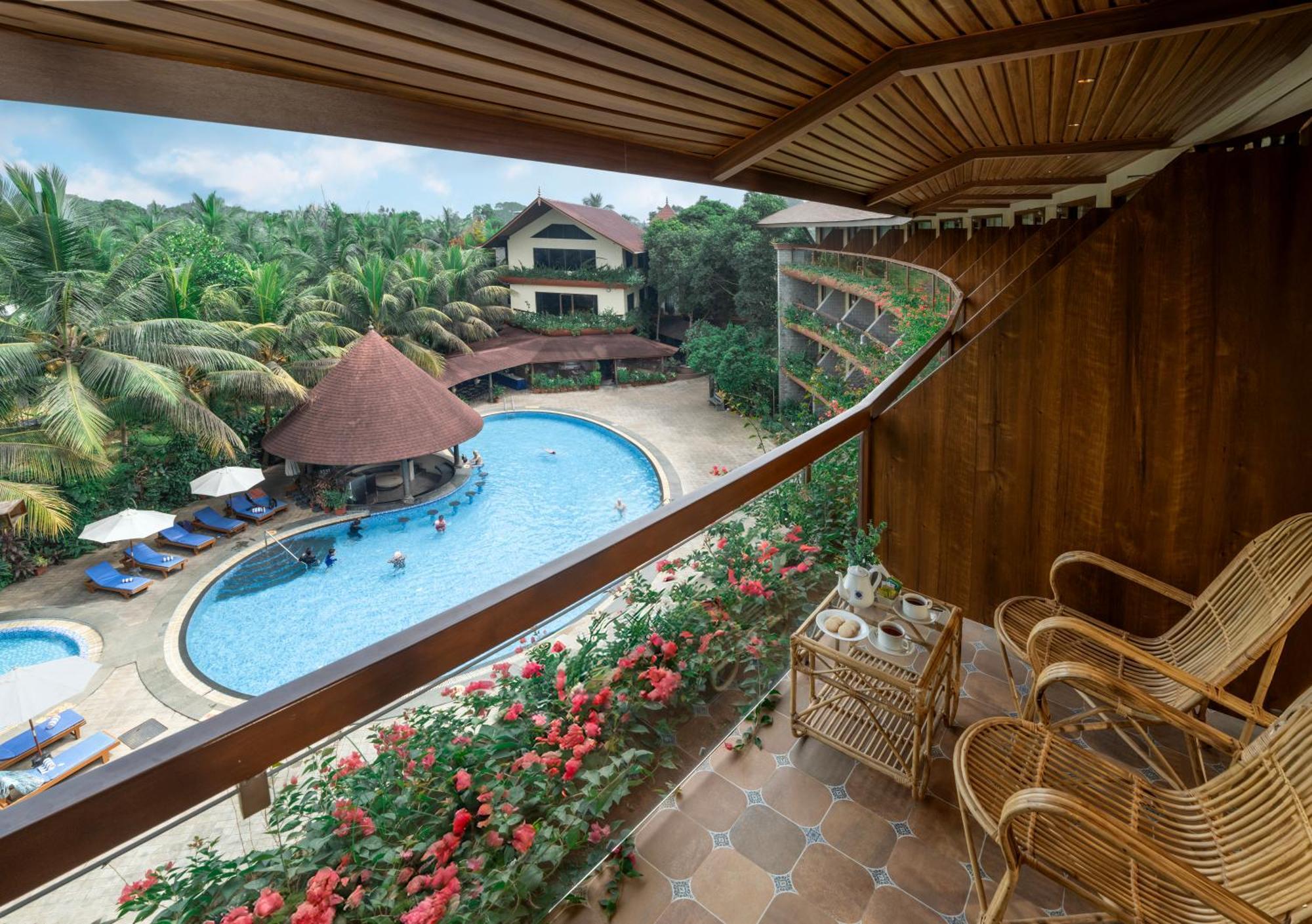 Uday Suites - The Airport Hotel Thiruvananthapuram Exterior photo