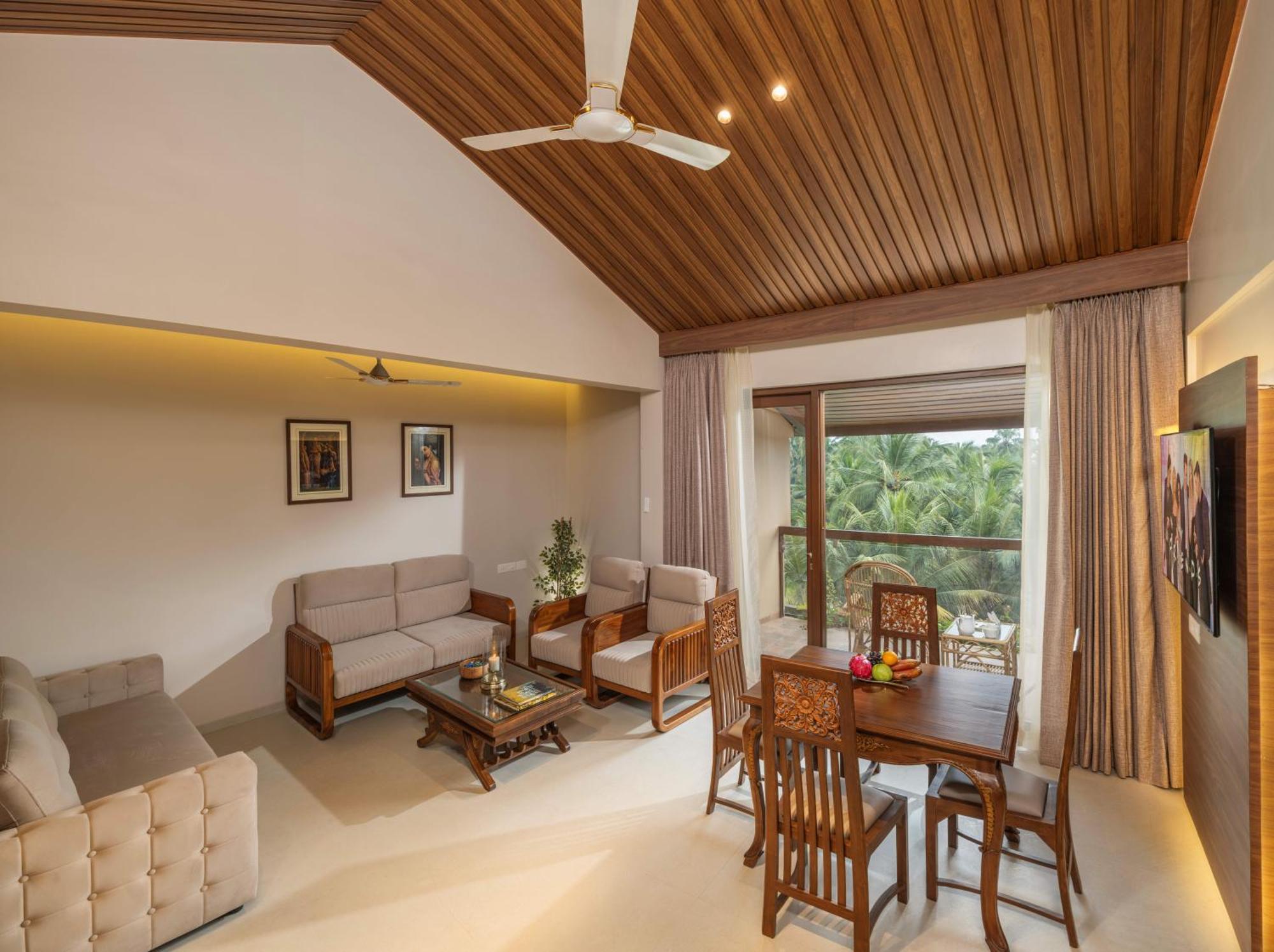 Uday Suites - The Airport Hotel Thiruvananthapuram Exterior photo